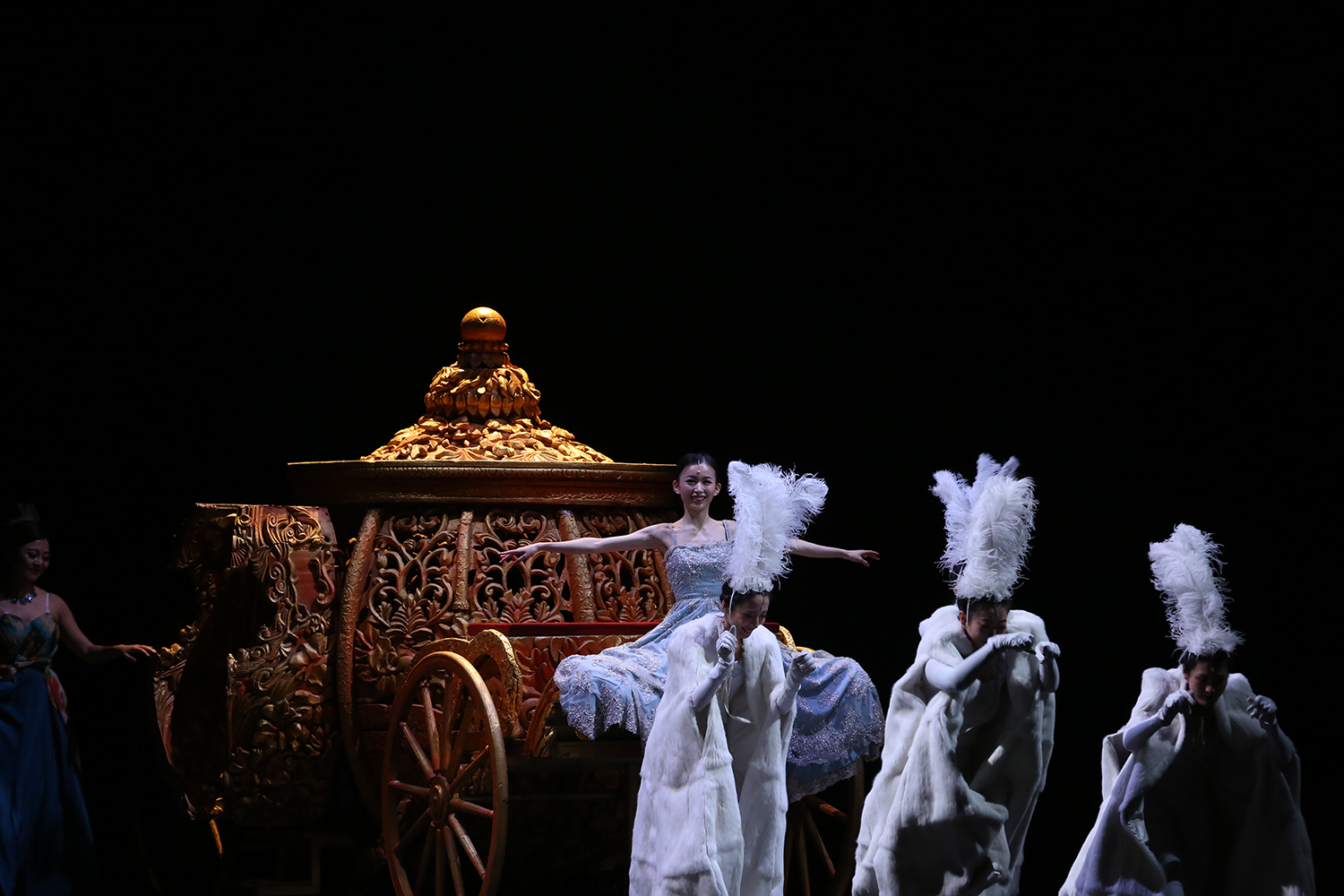 百老汇唯一授权中文版音乐剧灰姑娘在滨州保利大剧院隆重上演