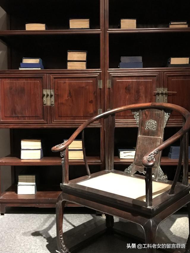 故宫半解之高档家具布置出的简洁书房