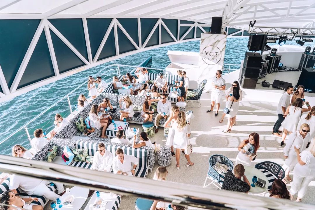 游艇酒会,沙滩美食,星空入眠 黄金海岸的梦幻新体验