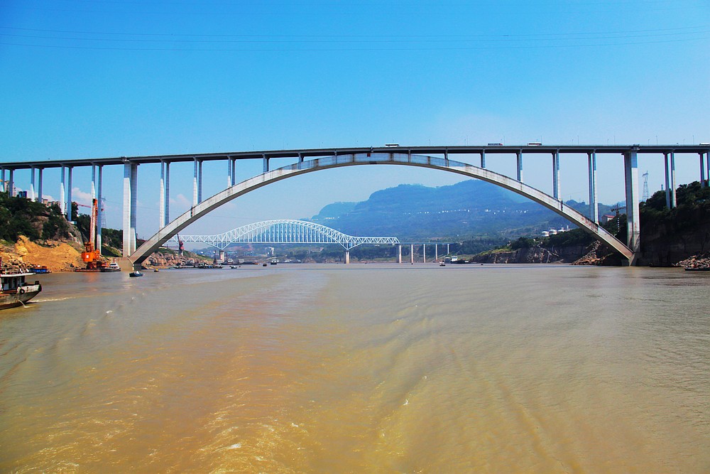 原创重庆最骄傲的长江大桥,桥长仅814米,却曾一举拿下多个世界之最