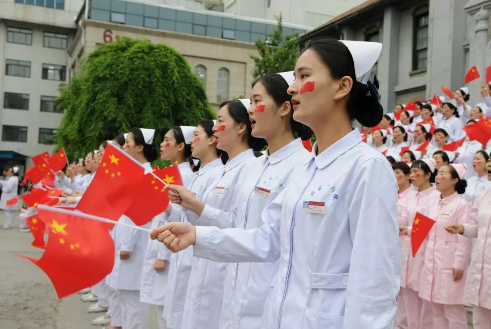 医心向党医声嘹亮系列活动之护理篇千余名护士演绎快闪我和我的祖国