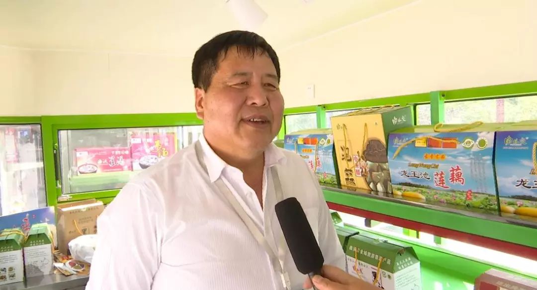 北董大蒜生产基地魏明忠说,今天和中国农产品流通协会签订了两千余万