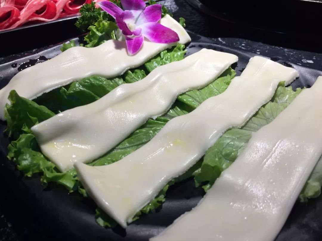 正宗成都味99元抢343元雄柒火锅34人餐肥牛刺身嫩牛肉精品肥牛鸭肠等