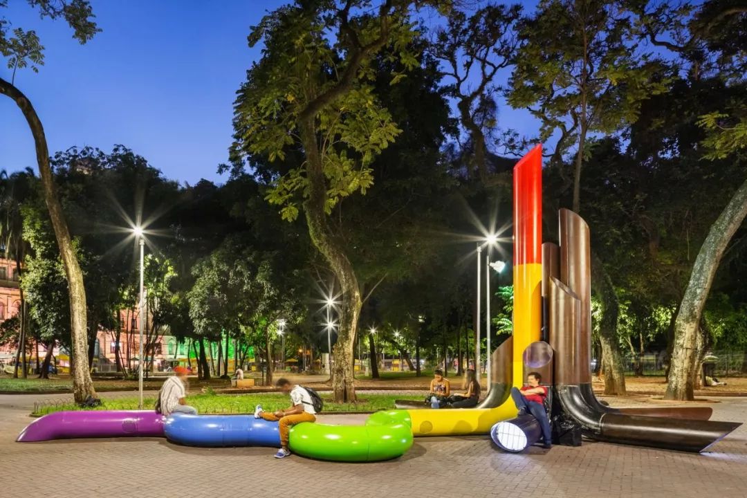 这是个向非异性恋群体致敬的公共艺术项目