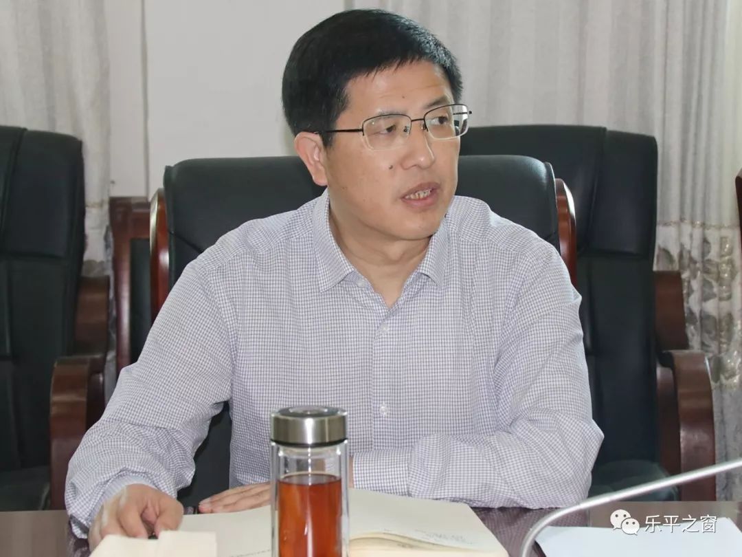 会议听取了省道205涌山至乐平段改建项目部建设情况汇报,并就道路改建