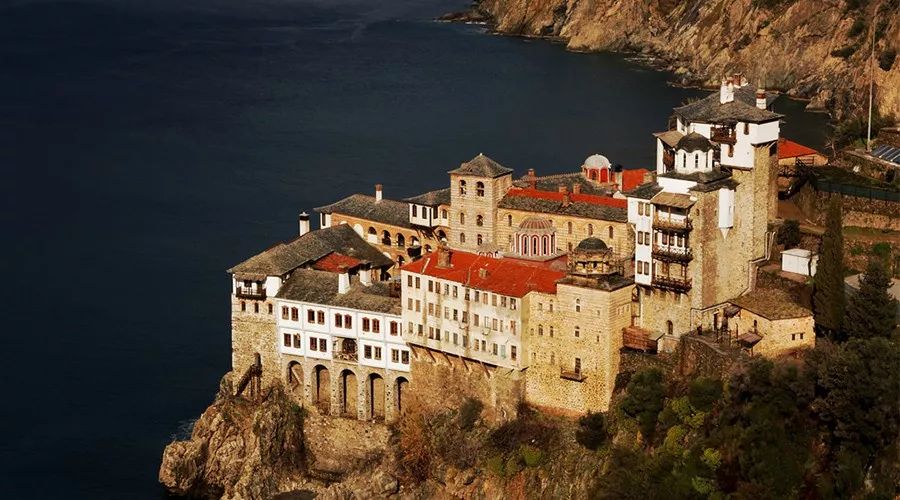 希腊阿索斯山地球上唯一女性止步的山普京被拒两次后上山