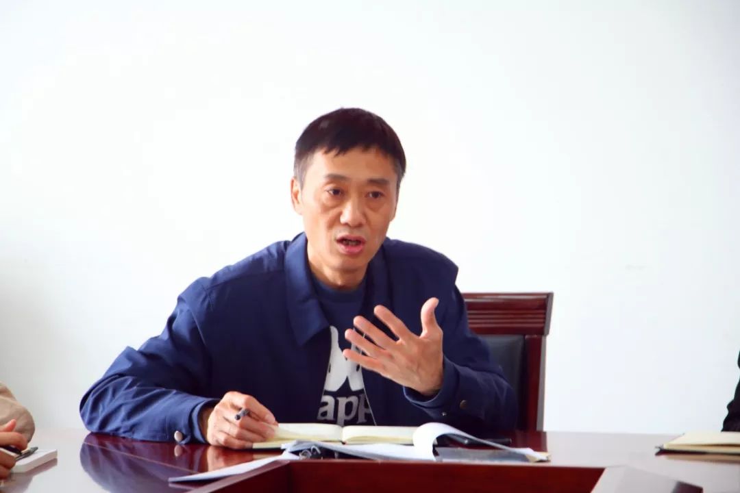 袁鹏举老师向在座的各位团学干部说明了日后各部门的日常工作以及接