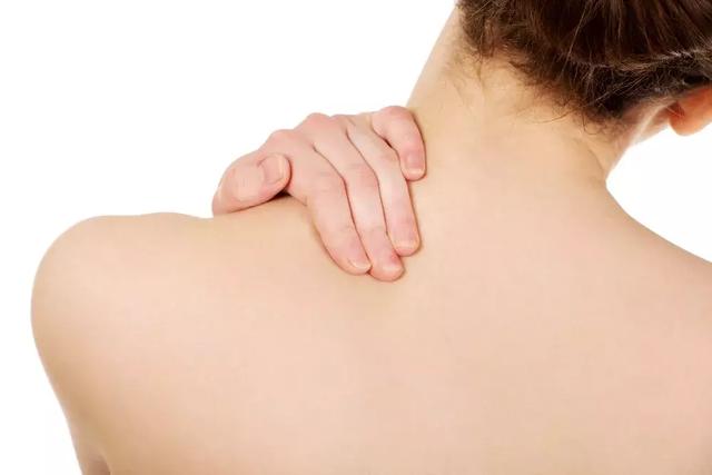 一根橡皮绳每天5分钟轻松去除颈肩痛