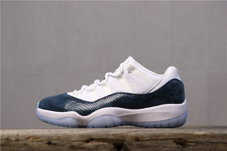 大放异彩的时节aj11蛇纹元素