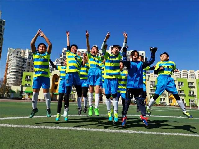 北京市丰台区草桥小学: 第十二届"梦想杯"足球联赛精彩谢幕