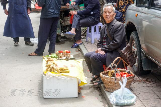 原創來福建安溪尚卿鄉趕個集集上人少生意淡但趕集的老人們都挺開心