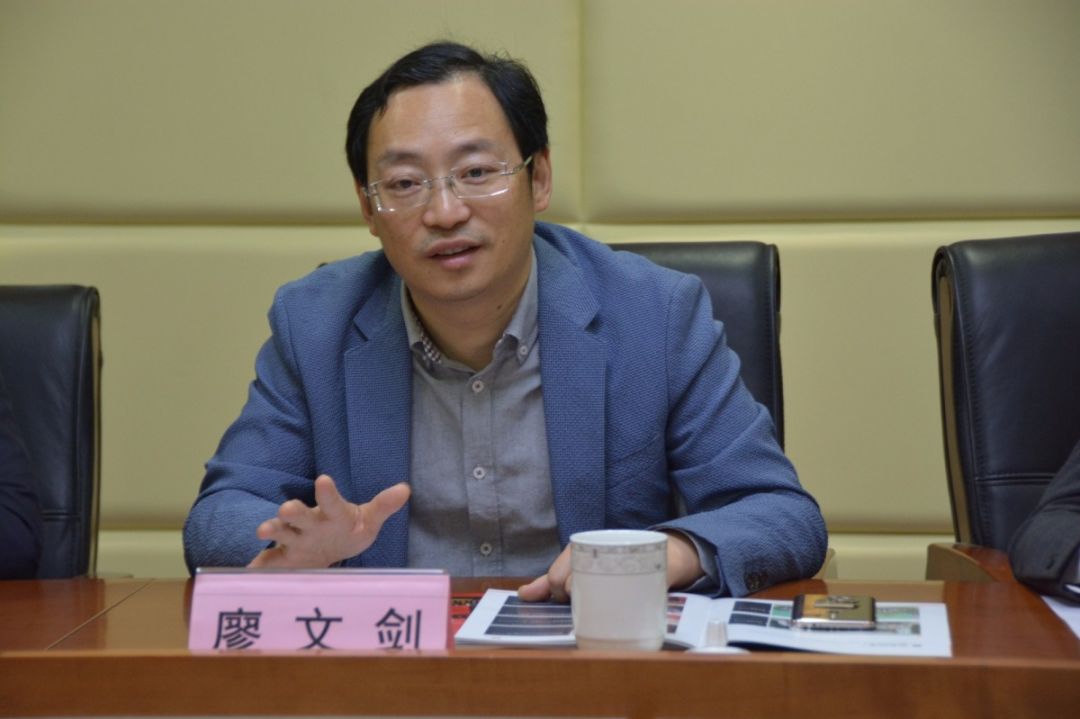 蓝源资本廖文剑博士一行赴商会座谈交流