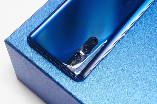 为什么vivo每次都能引领行业的设计潮流从x27这几点就能看出