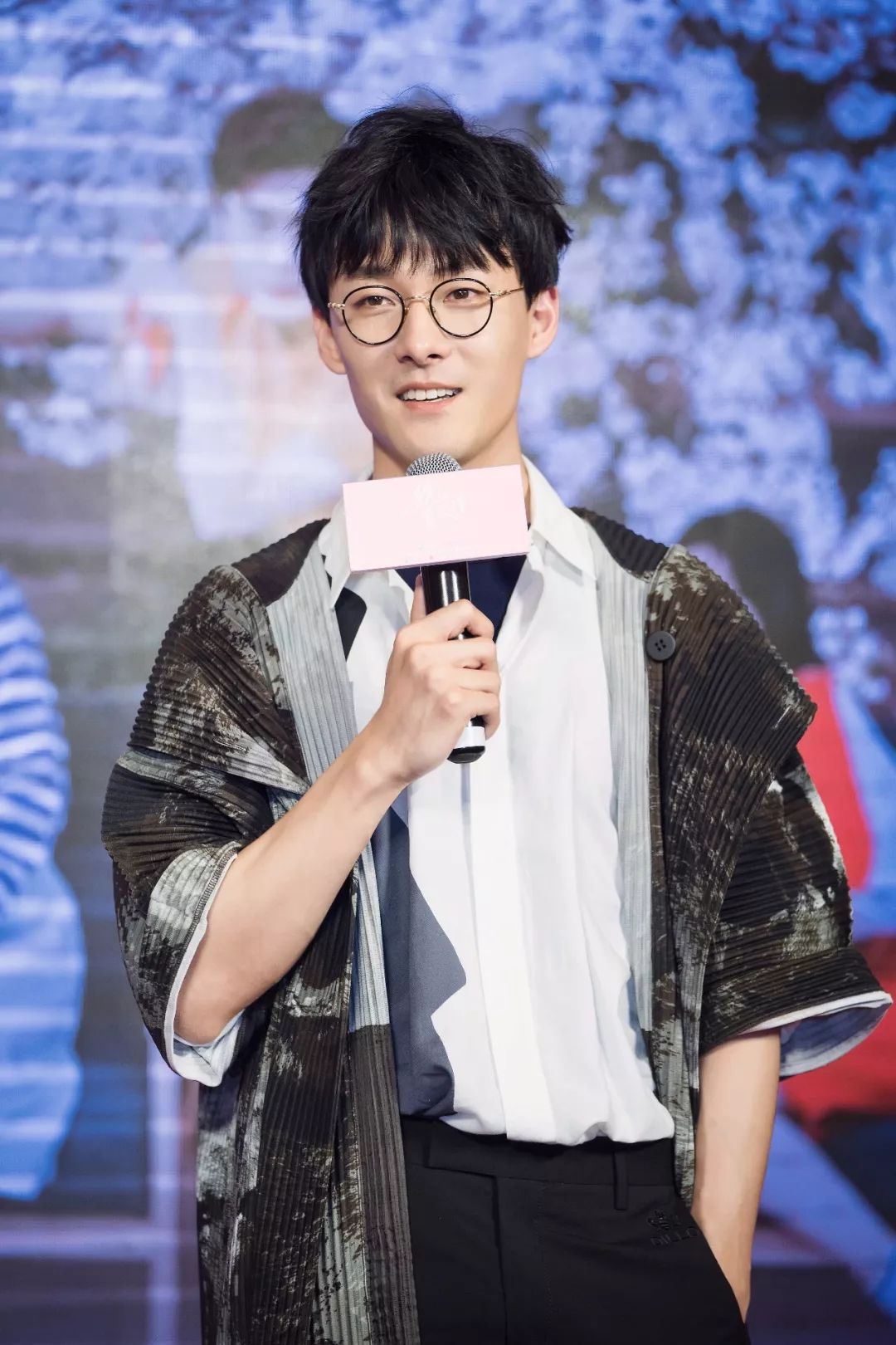 笑起来春光乍现俩梨涡,分分钟上演"学霸的诱惑"现实里的"言默"张雨剑