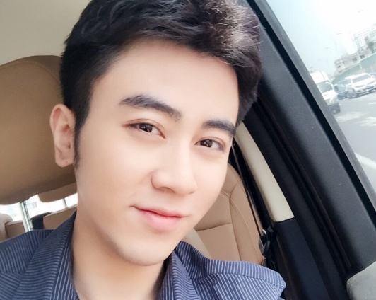 负债主播如今生活如何蛇哥欠1亿照样吃香喝辣孤存靠粉丝接济