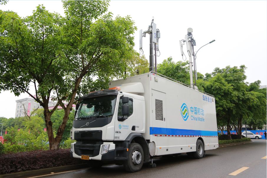 利用车载光缆布设有线机位▲4g单兵图传采集上传现场图像▲无人机