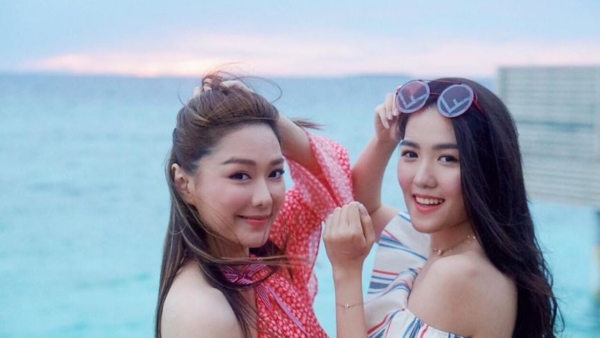 汤洛雯生日同家里人过晒同妹妹合照被赞劲靓有气质