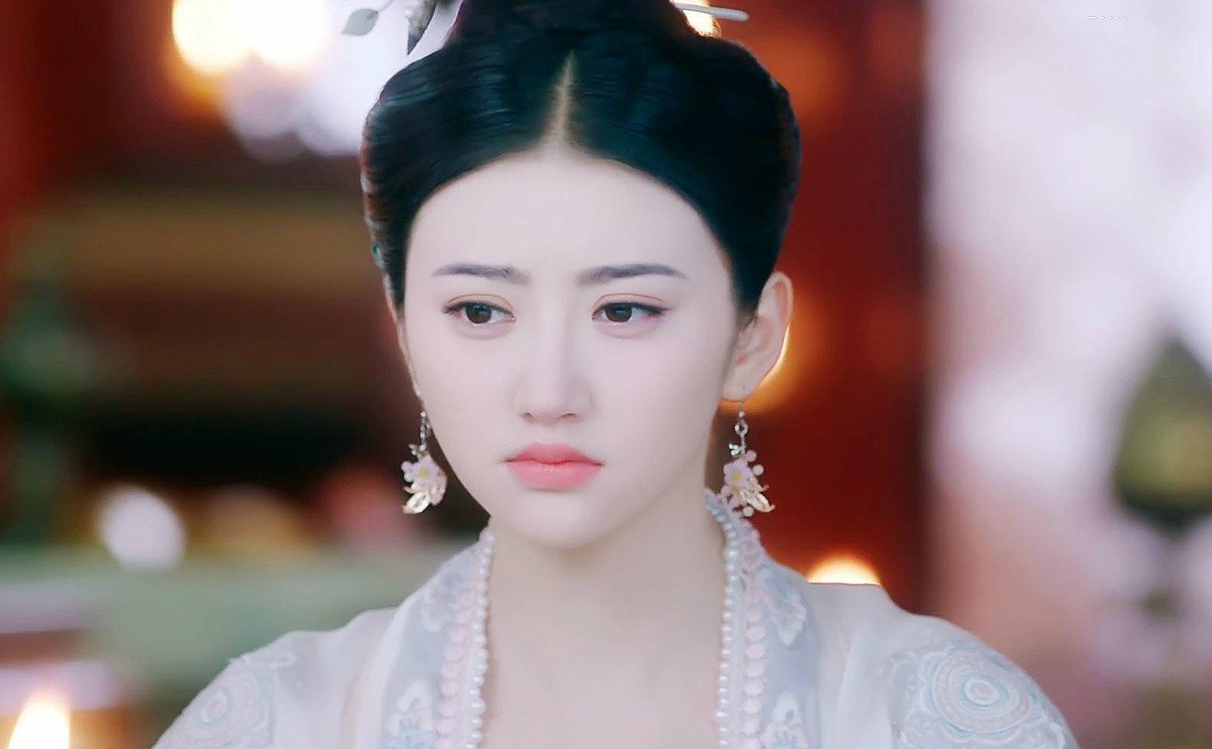 景甜,万茜,任嘉伦,舒畅,秦俊杰等人联袂主演,讲述的是吴兴才女沈珍珠