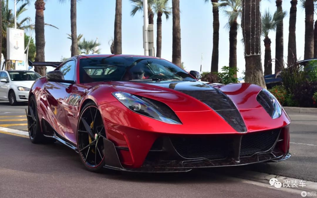 爆改最速法拉利812 superfast,街头引来千人围观!