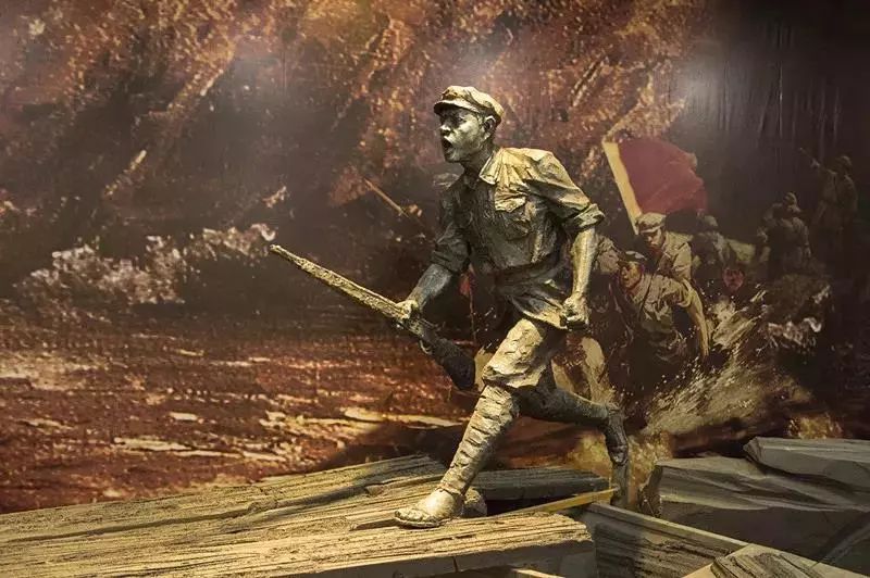 政府后七星山),包括红色陈列馆,红色放映厅,红军泥塑回廊,红军蜡像馆