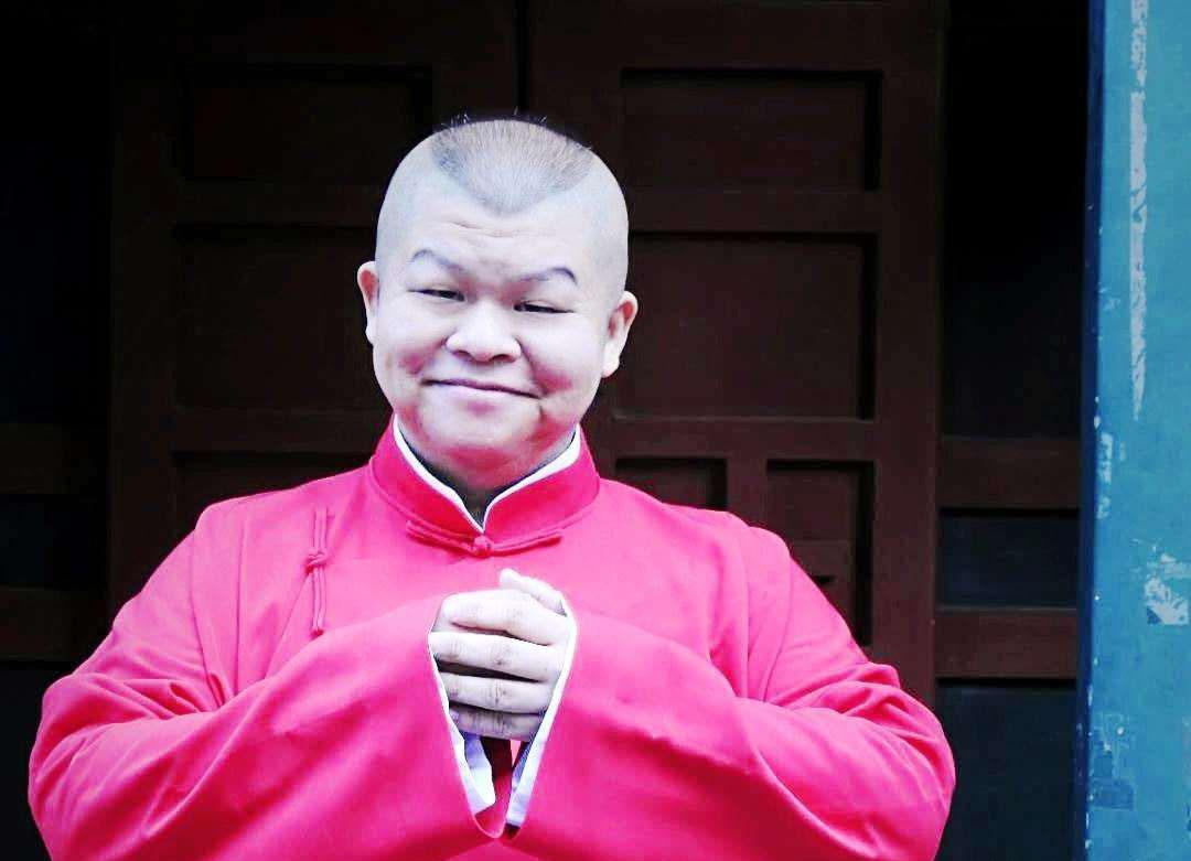 德云社吴鹤臣妻子在网上筹钱治病,到底是何原因让她声名狼藉?