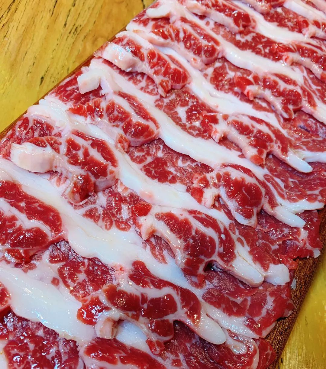 长春独一家延边黄牛肉鲜肉现切现烤菜品丰富酒水齐全喝酒吃肉好地方