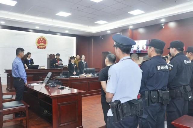 聚众斗殴福清17人被判刑有些被判近十年
