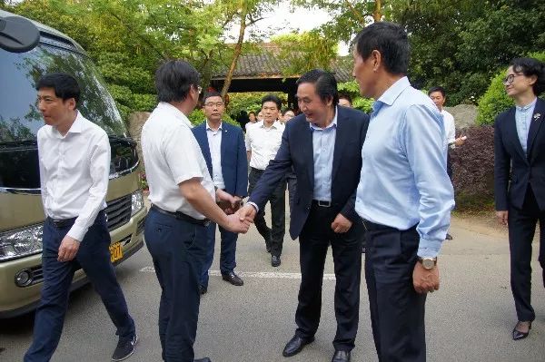 开元旅业创始人陈妙林一行莅临中翔绍兴温泉城考察