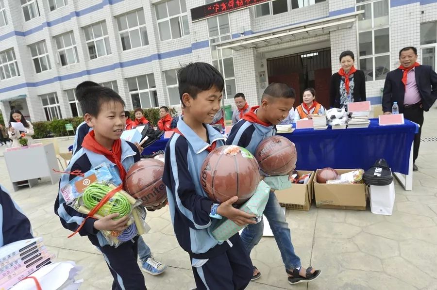 end-记者 马慧洁唐婧妮 胡丽君视频唐婧妮摄影 金振强版式编辑 胡丽君