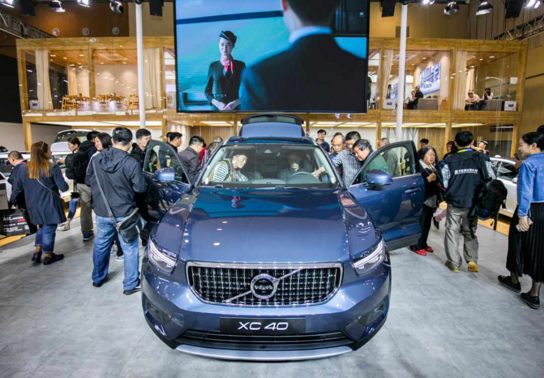 瑞典皇室御用奢华水晶orrefors制作的水晶换挡杆,完美兼顾简约美学与