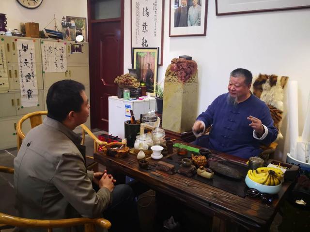 拜访了然大师朱海军读懂中原一笔鱼的画意人生