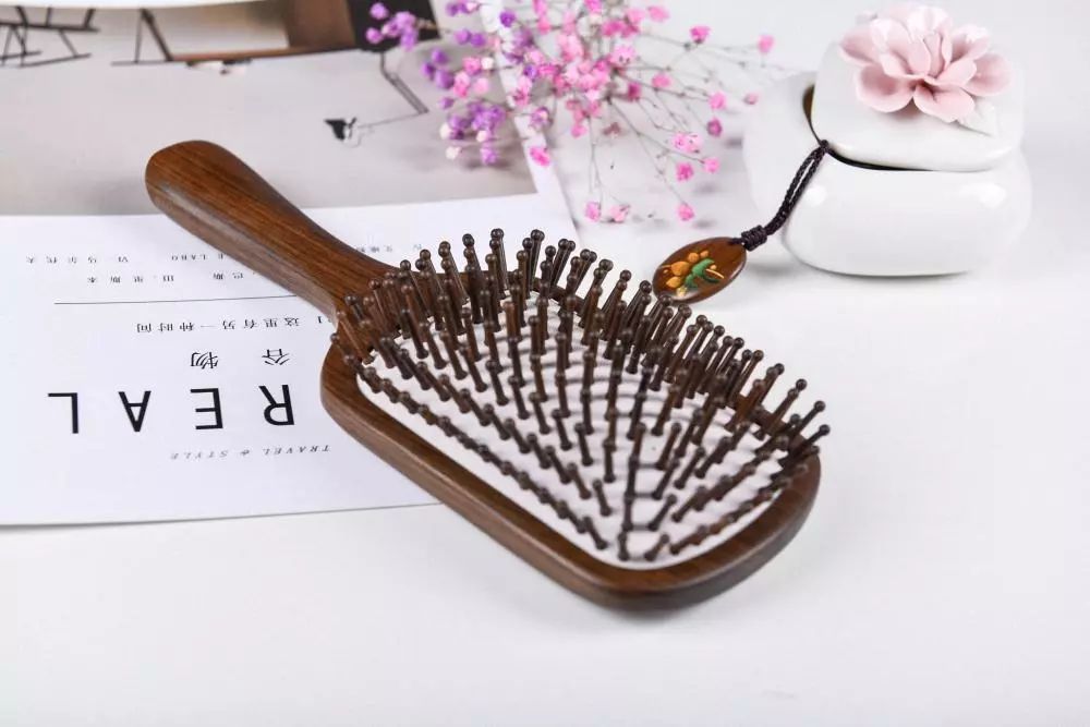 木梳230*85*19mm饰品φ30mm*24mm*7mm材质:国王木(中文名:重蚁木)工艺