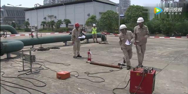 臨時用電作業安全教育培訓漫畫分享給有需要的小夥伴