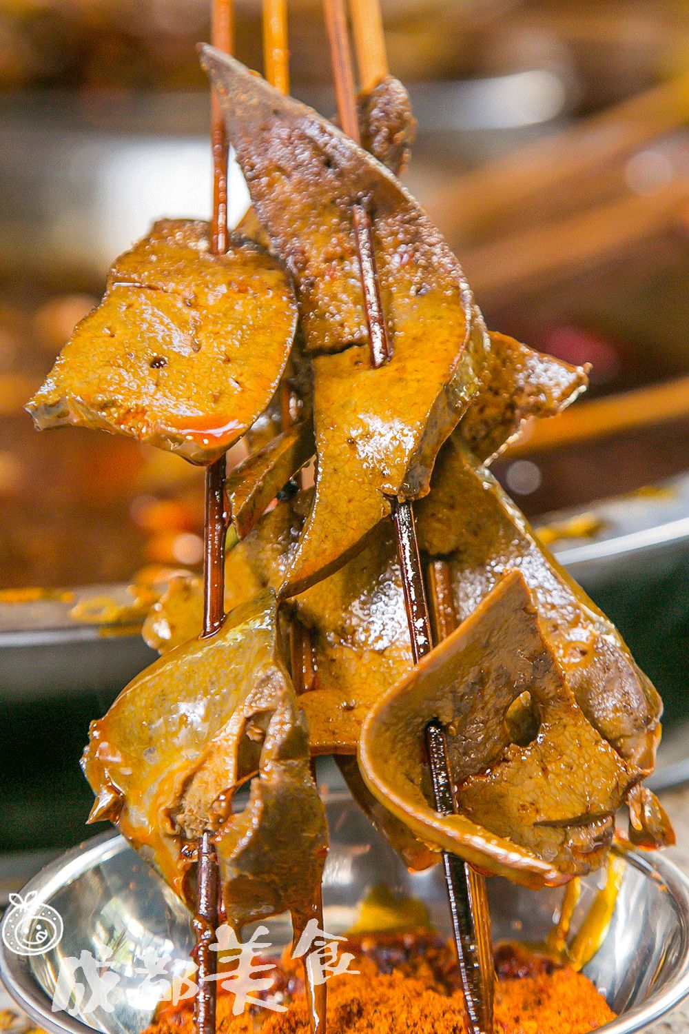 卖了35年的成都老街串串,跟到一起排队的都是00后.