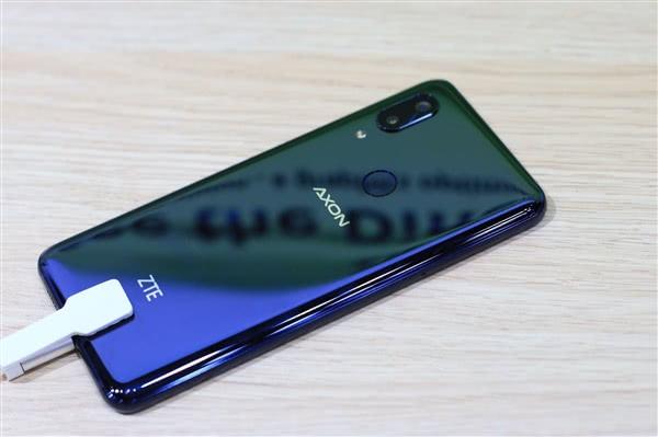 大家都知道,今天中兴axon10pro国产发布,热度相当高,而超良心的中兴