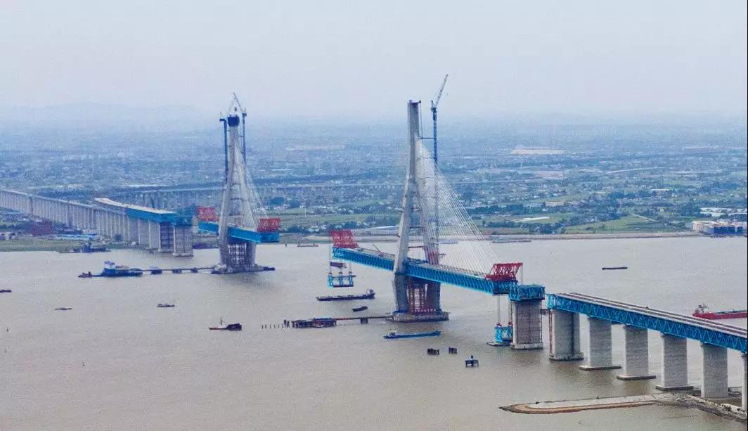 大消息锡通高速北接线与沪通大桥顺利合龙预计年底前建成通车