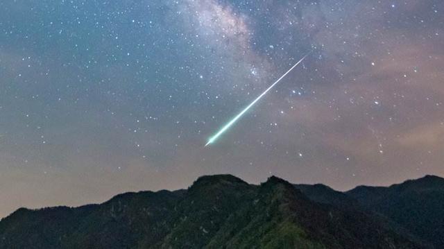 山东鄄城1997年火流星从天而降夜晚亮如白昼陨石雨带长达50里