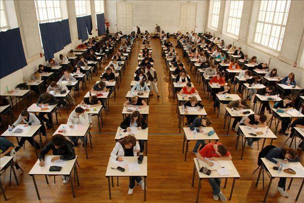 初会考试这些事千万别做!_考场