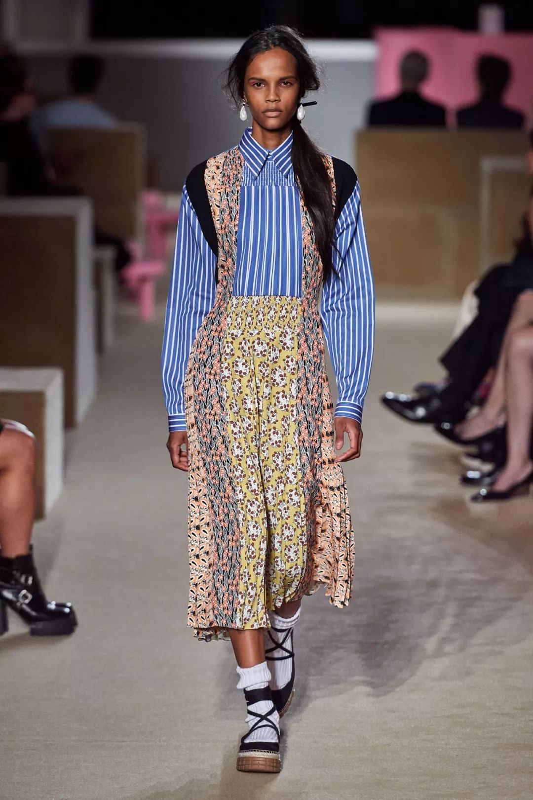 今日分享 | prada 2020早春度假系列:一份行走的穿搭模版!