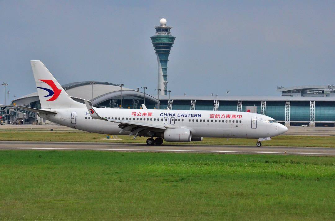 中國東方航空公司和中國南方航空公司隨後分別新增四架新飛機,中國