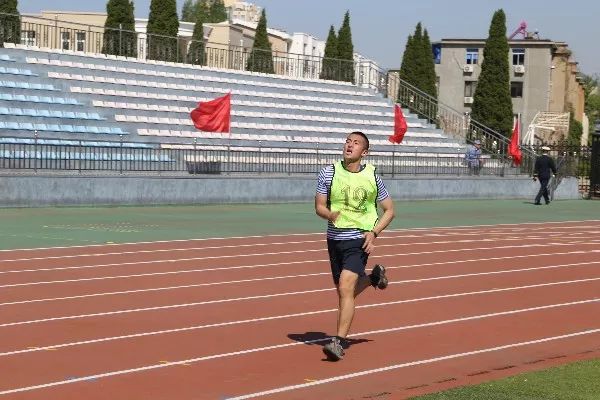 轻装五公里冲锋在前出发!