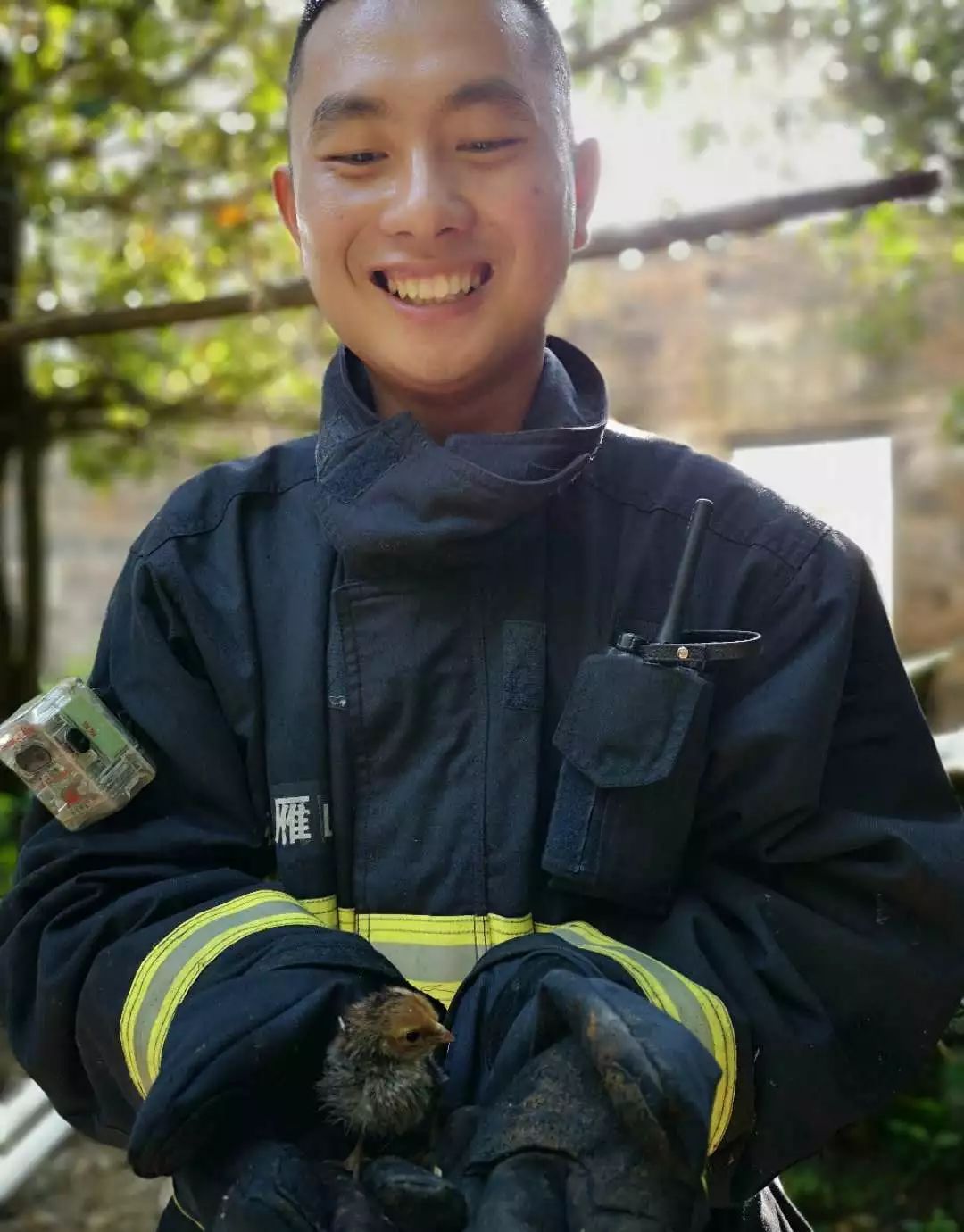 世界微笑日,广西消防小哥哥最美笑脸在这里!