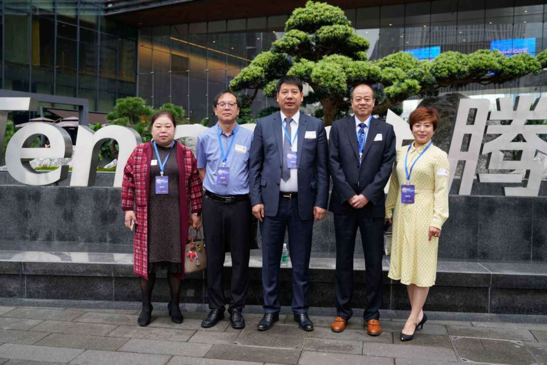 富龙控股与腾讯公司签署战略合作协议取得腾讯公司授权