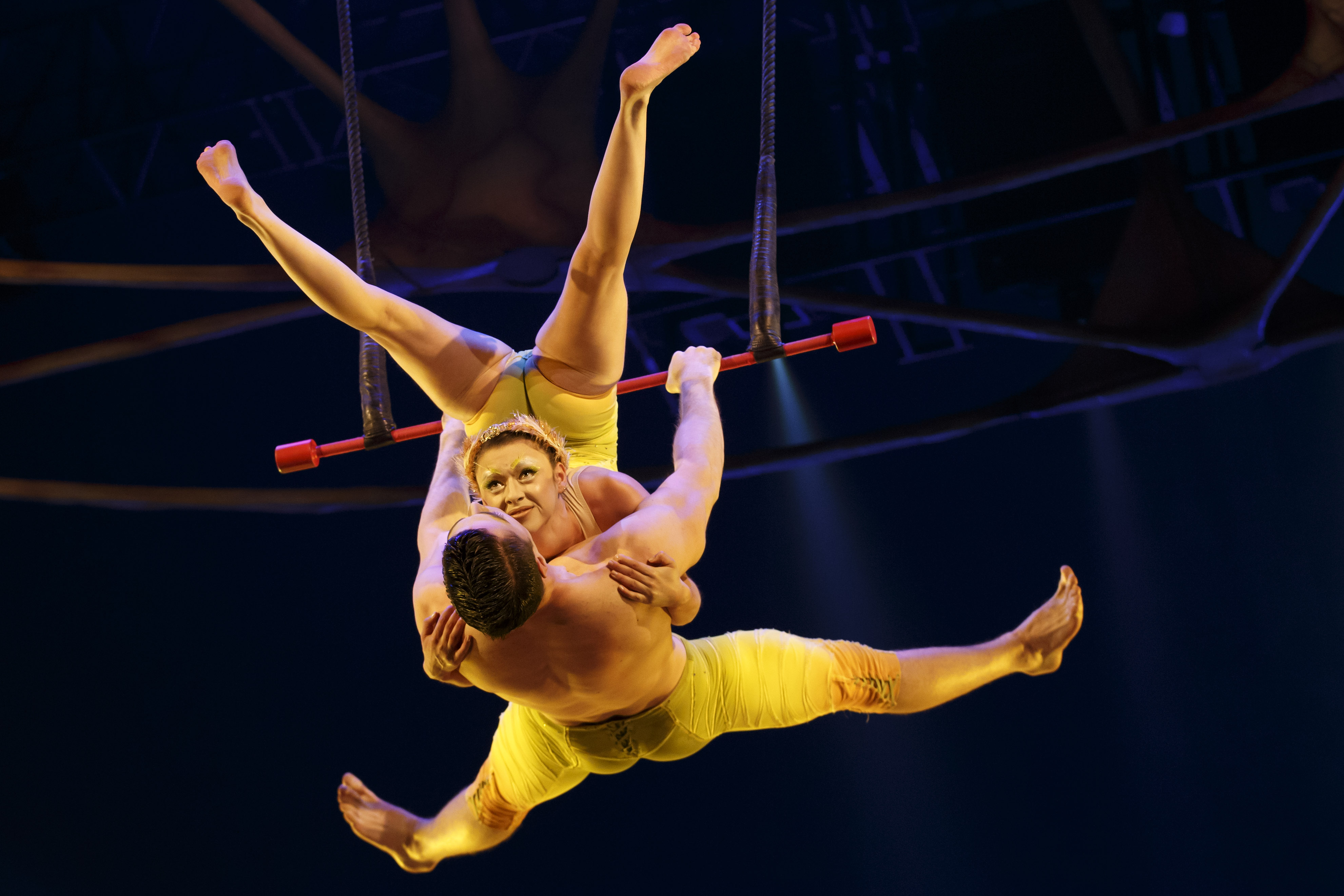 太阳马戏团《图腾》在日内瓦上演