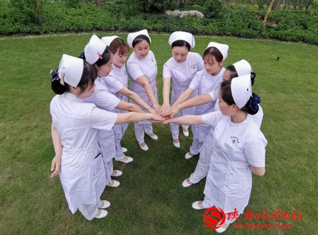 渭南杜桥医院医养中心团队院领导与参会人员合影留念