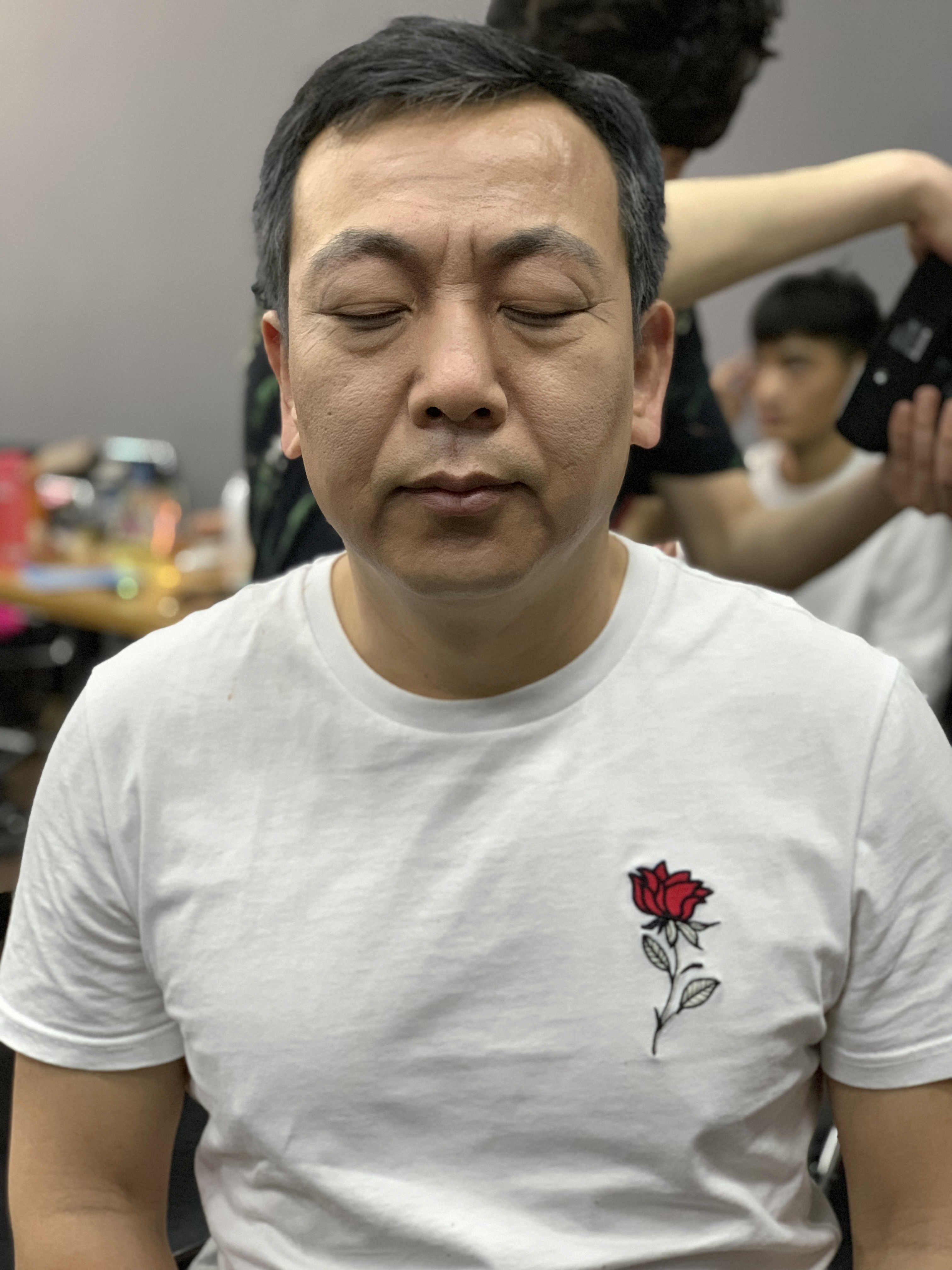 北京电影学院化妆进修班同学挑战老年妆妙手一挥让角色秒变苏大强