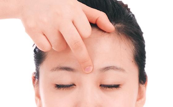 医生:按6个穴位,养肝除湿气不求人_按摩