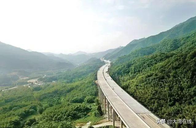 汕湛高速公路惠州至清远段(以下简称"惠清高速")起于惠州市龙门县龙华