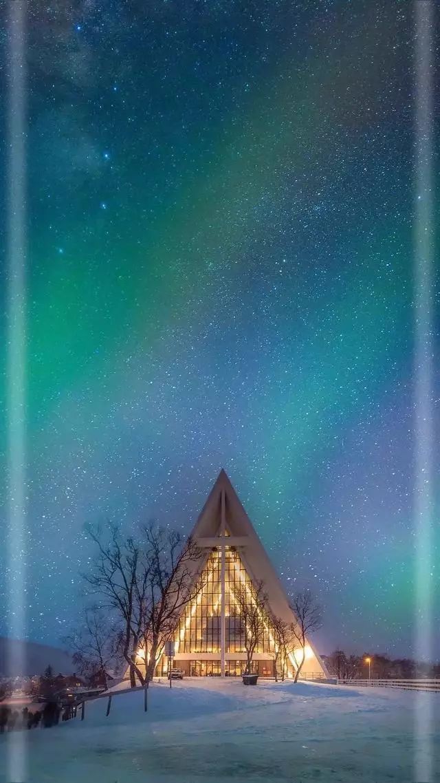 66张曲面特效壁纸让手机大变样