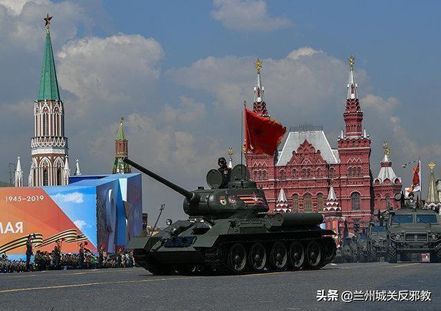 2019豪华检阅车是最大亮点 大名"金色俄罗斯"